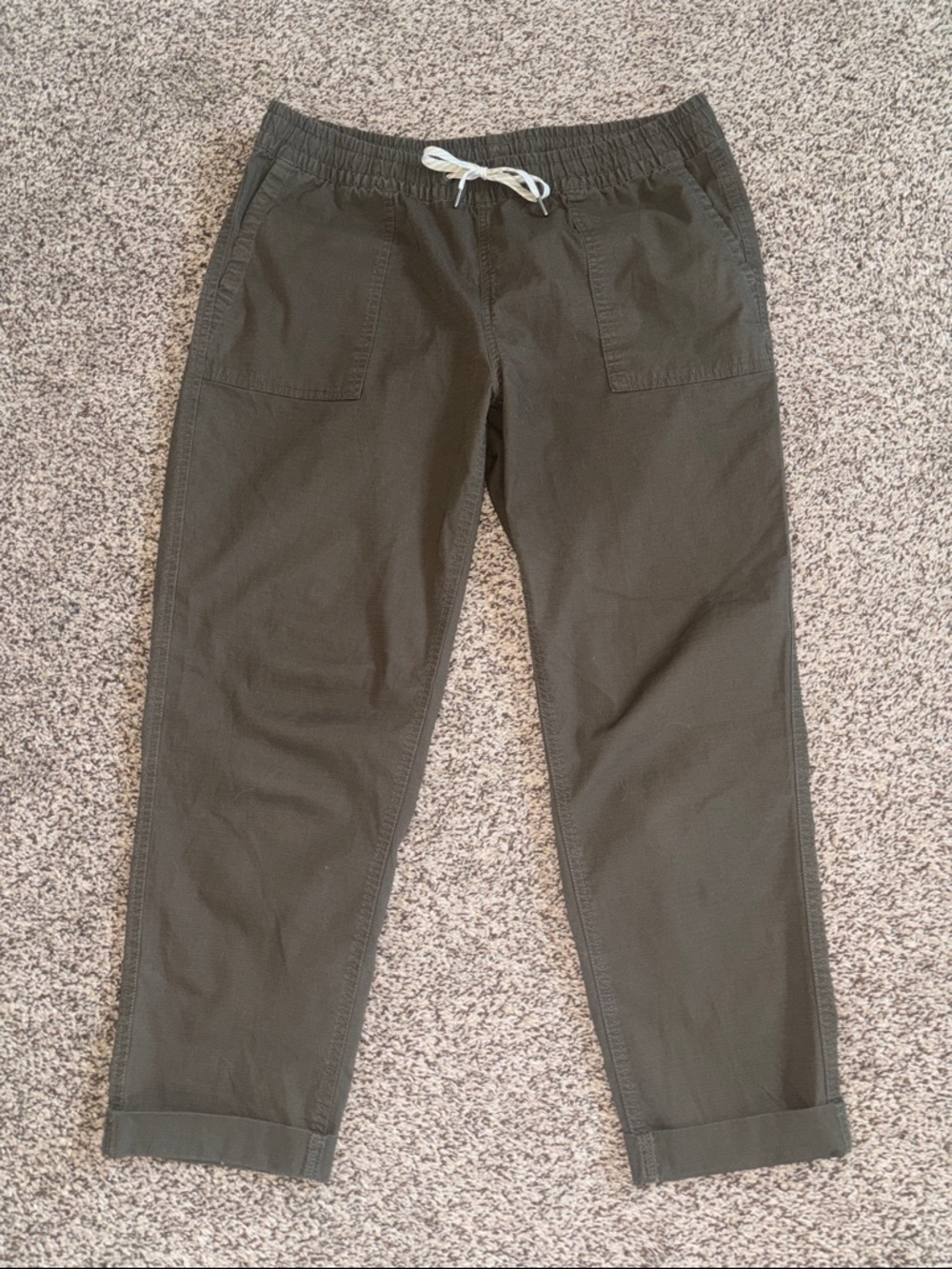 Vuori Olive Ripstop Cropped Pants - Picture 2 of 8